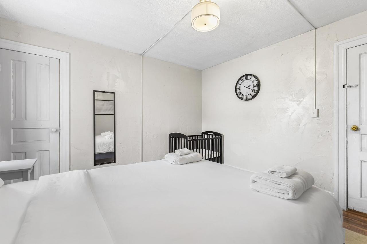 Contemporary Urban Home ไนแอการาฟอลส์ ภายนอก รูปภาพ