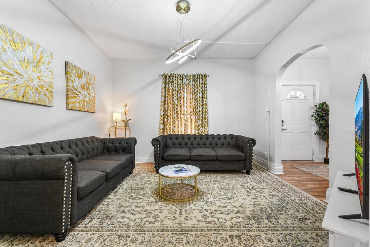 Contemporary Urban Home ไนแอการาฟอลส์ ภายนอก รูปภาพ
